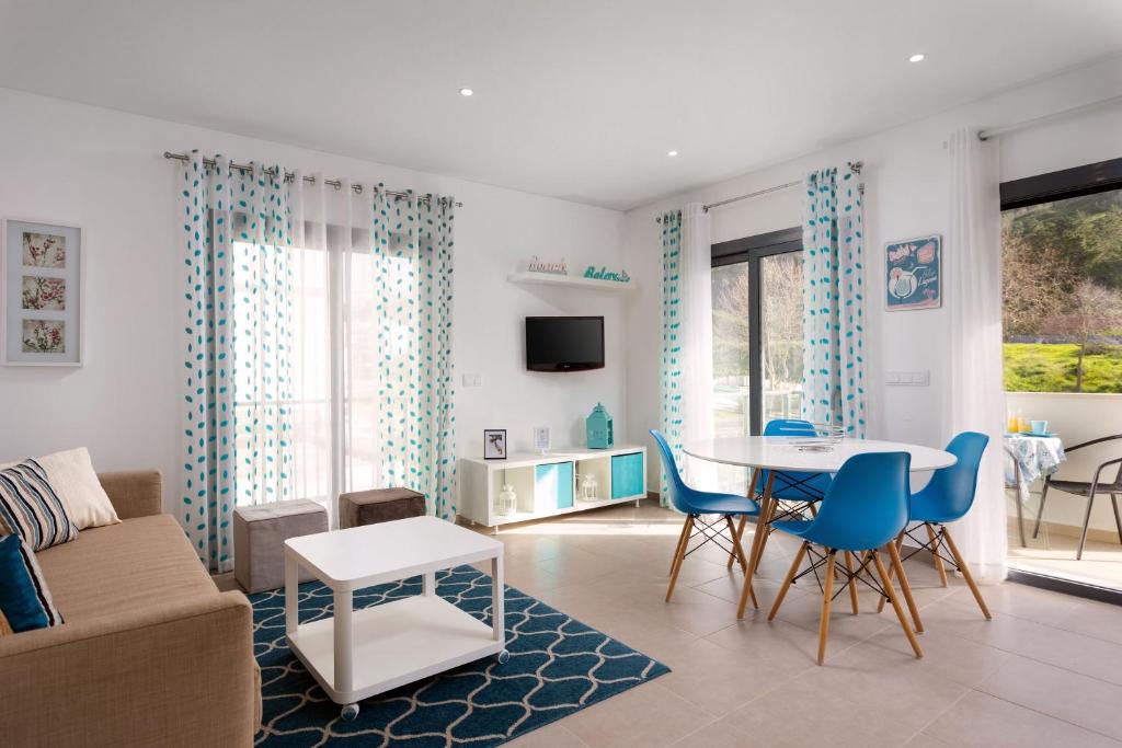 Keep Calm and Enjoy Nazaré room 3